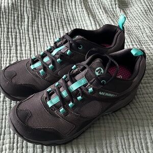 Merrell Women's Black and Teal Hiking Shoes size 10.5